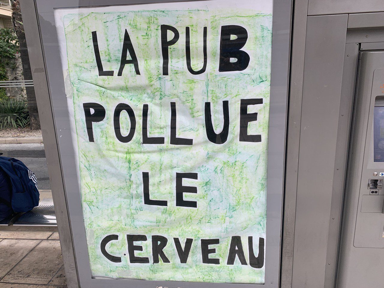 photo-antipub-corum-1