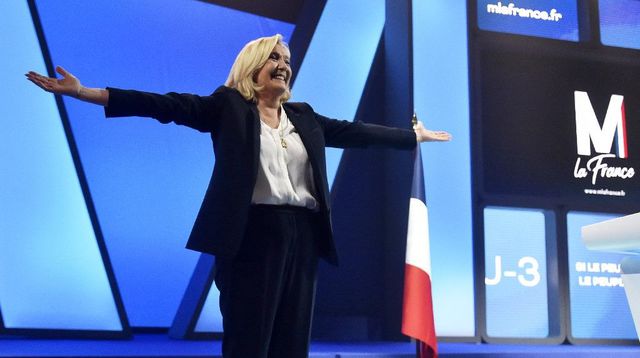 marine-le-pen-a-perpignan-a-appele-a-la-mobilisation-a-la-presidentielle-on-ne-s-abstient-pas_6348138