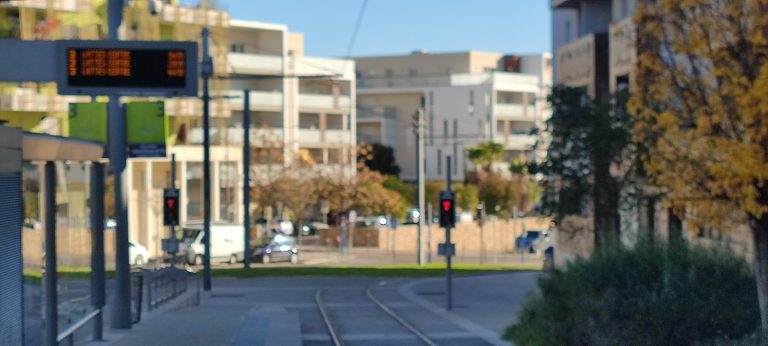 POUR LE DÉVELOPPEMENT DES TRANSPORTS PUBLICS ET LA GRATUITÉ